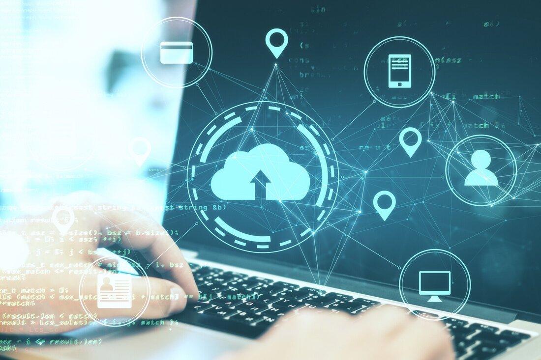 طراحی نرم‌افزارهای مدیریت اطلاعات در آدرین ارتباط | سریع، امن، مقیاس‌پذیر